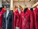 rot-sexy-stylish-lederjacken-in-der-trendfarbe